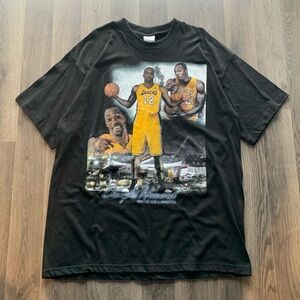 Vintage 2000s Dwight Howard Los Angeles Lakers Shirt
Men’s Size 2XL Tall